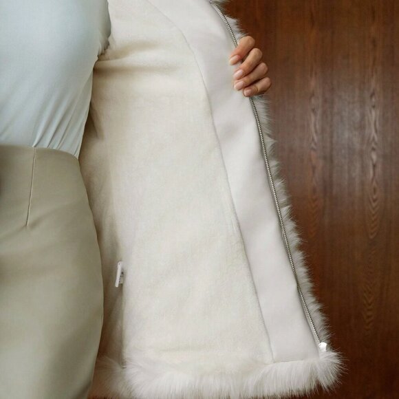 White Elegant Women's faux fur and faux leather belted jacket Coat - Picture 7 of 7